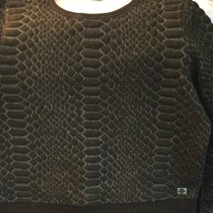 Womens HD Sweater Size L